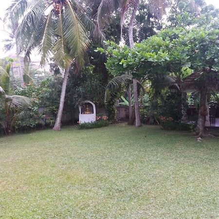 4 Seasons Guesthouse Хіккадува Екстер'єр фото