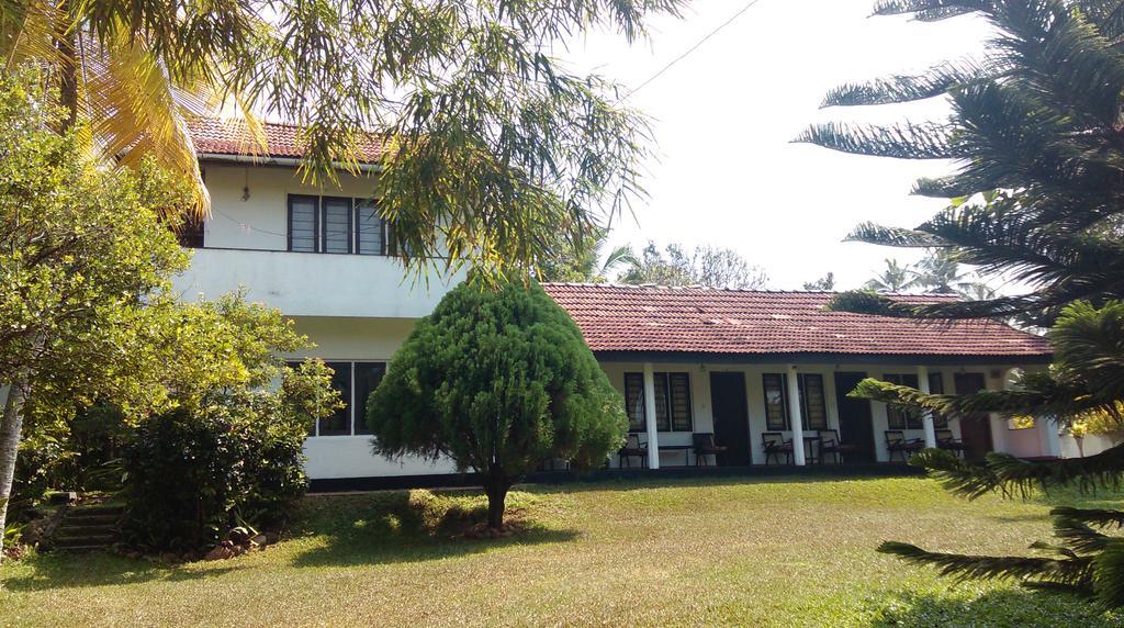 4 Seasons Guesthouse Хіккадува Екстер'єр фото
