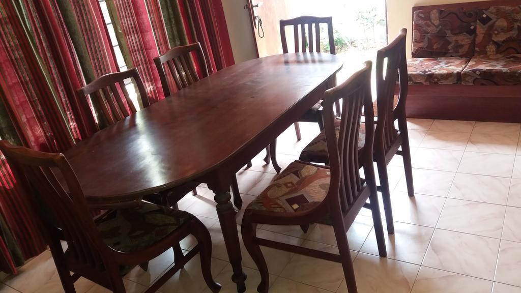4 Seasons Guesthouse Хіккадува Екстер'єр фото