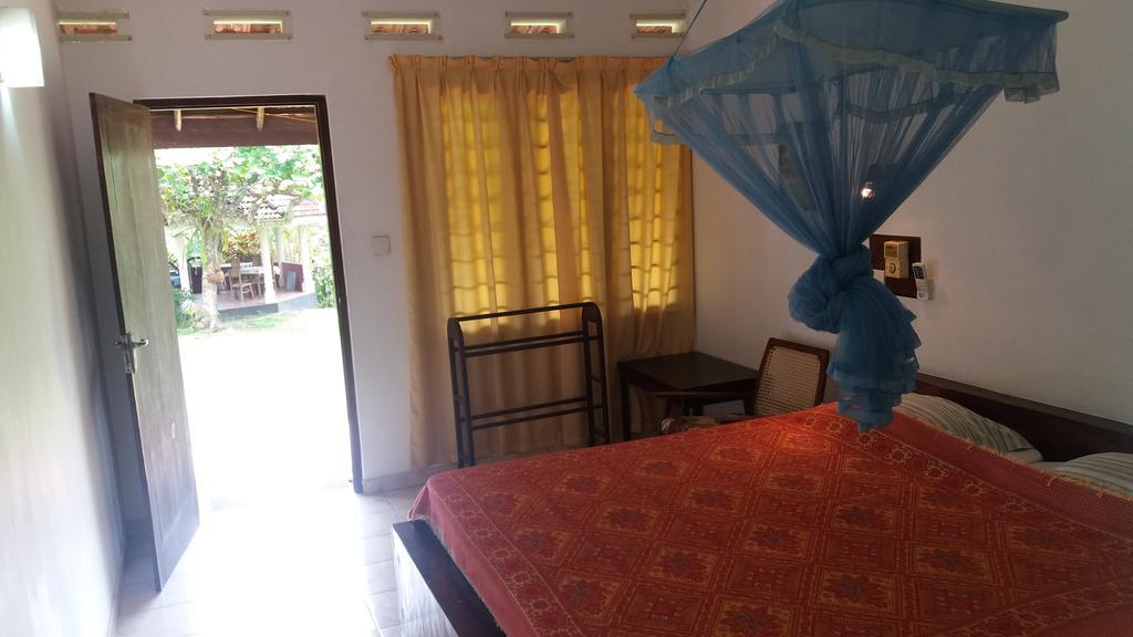 4 Seasons Guesthouse Хіккадува Екстер'єр фото