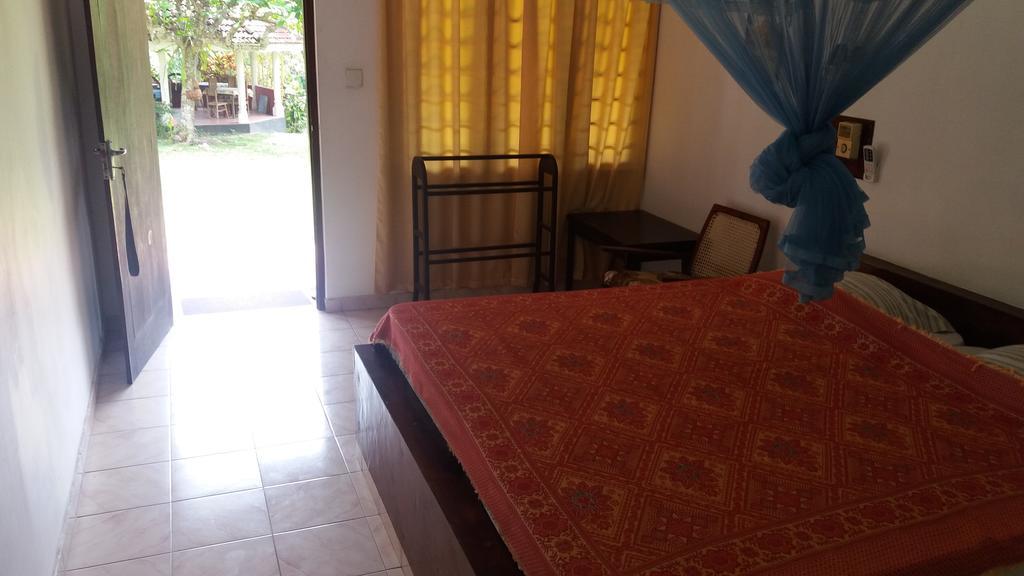 4 Seasons Guesthouse Хіккадува Екстер'єр фото