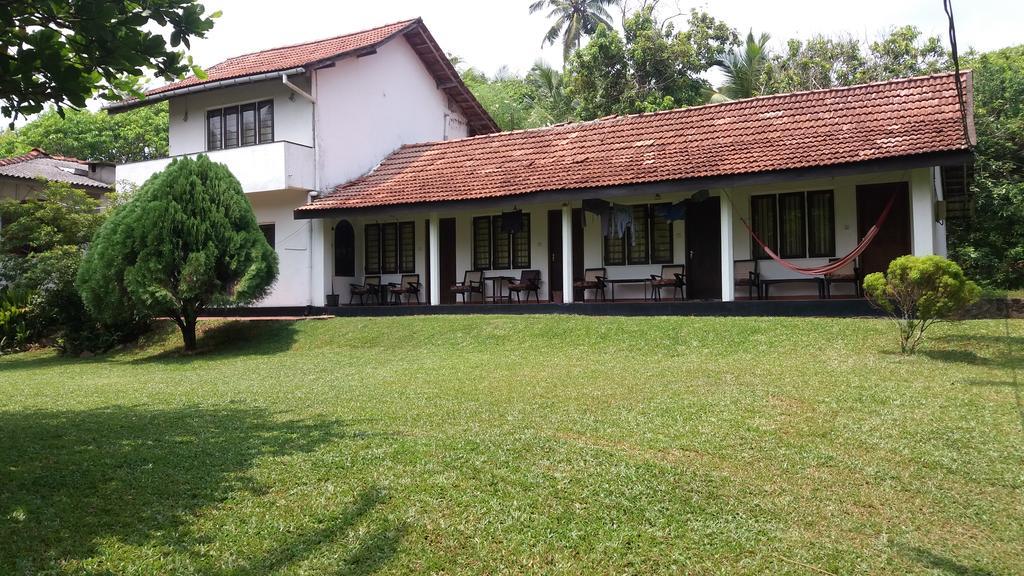 4 Seasons Guesthouse Хіккадува Екстер'єр фото